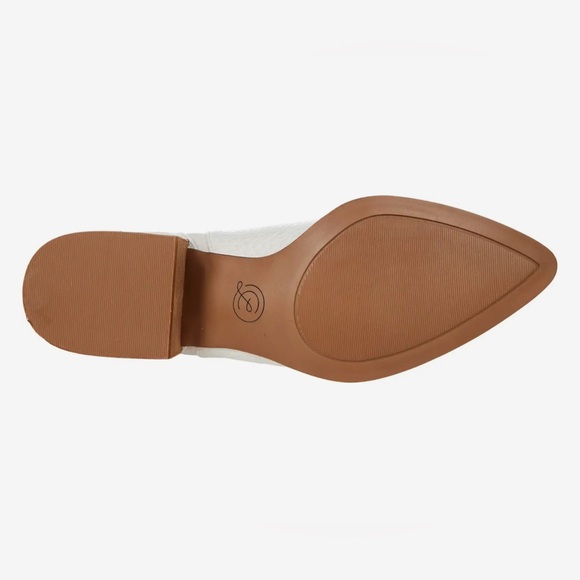 Chinese Laundry - Finn Cream Embossed Slip On Bootie Wood Block Heel US 6.5 NWOT - Picture 3 of 13